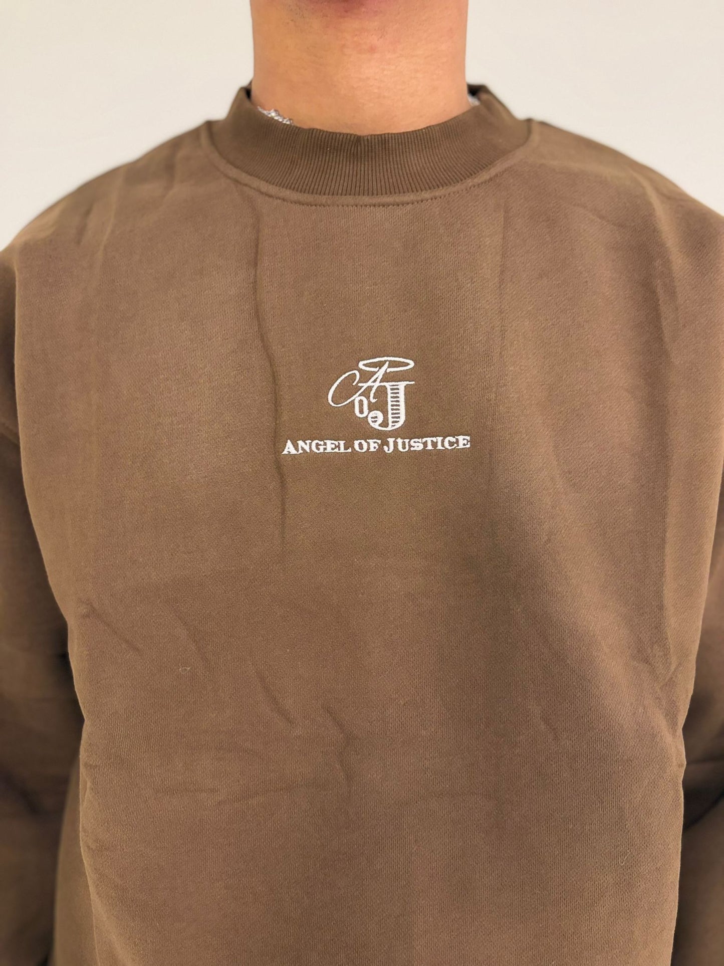 AoJ Crewneck brown